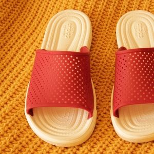 Adorable, comfortable slides - women's 7.5